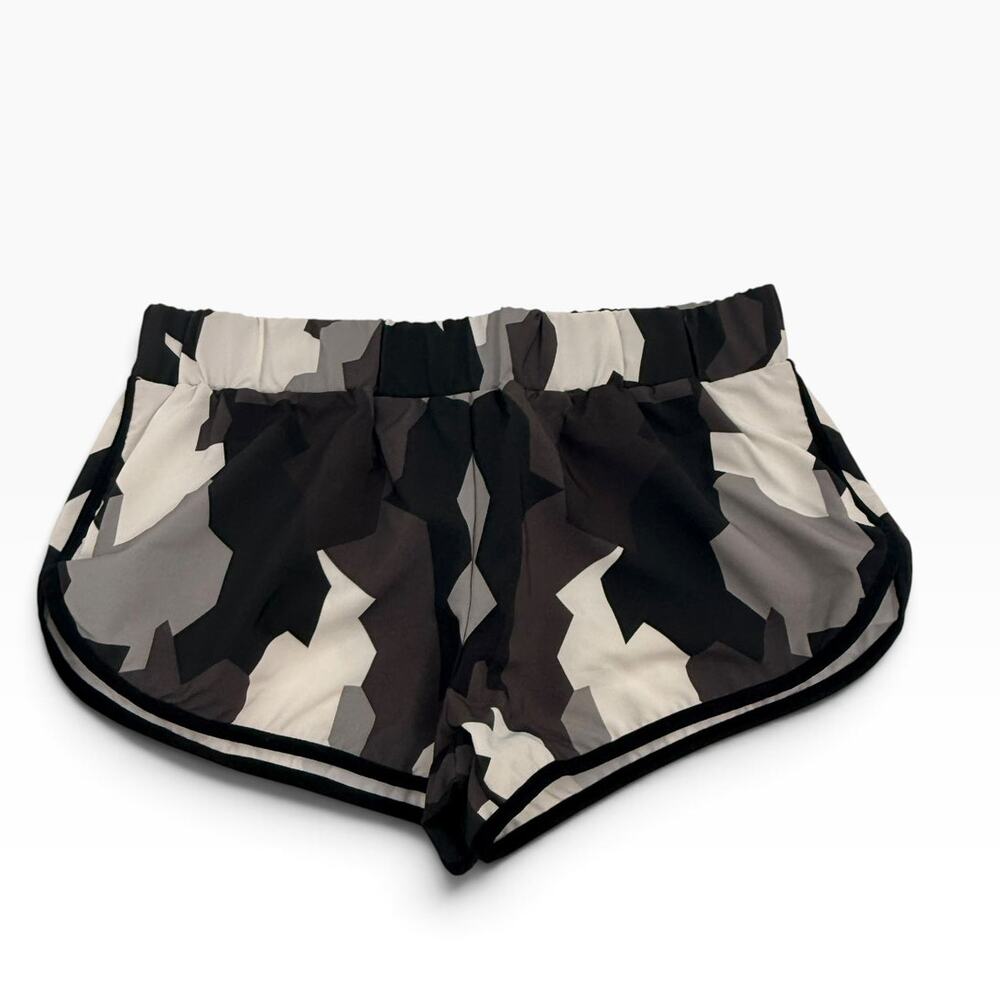 Ultracor Gray Black Camo Dolphin Hem Running Shorts Women's Size XS NWOT